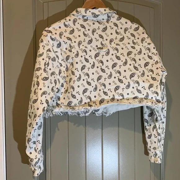 Kittenish Paisley Crop Jacket - Picture 8 of 12